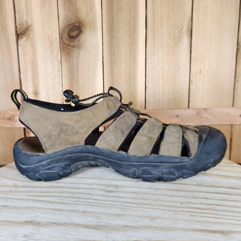 Keen Newport Sandals Men 11 Brown Suede Waterproof Hiking Water Shoes Closed Toe